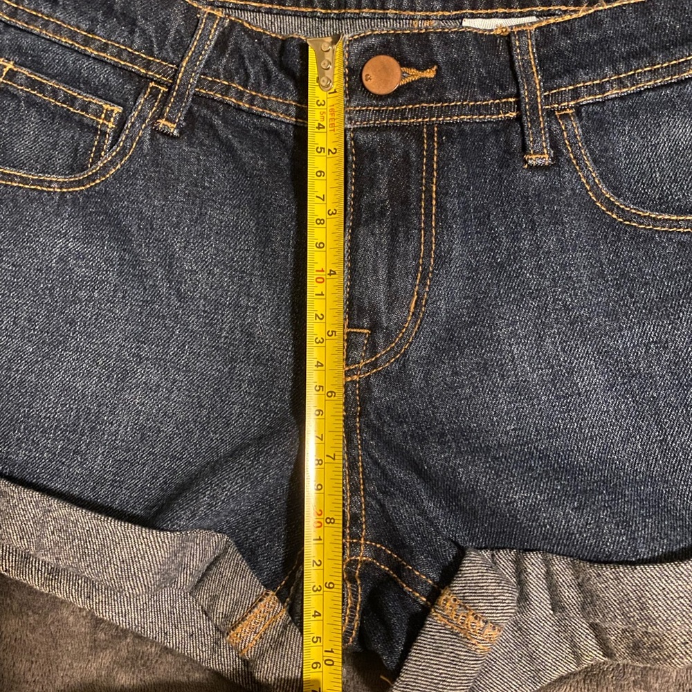 🔥New size 10 skinny low waisted jean shorts by H&M - Picture 4 of 8